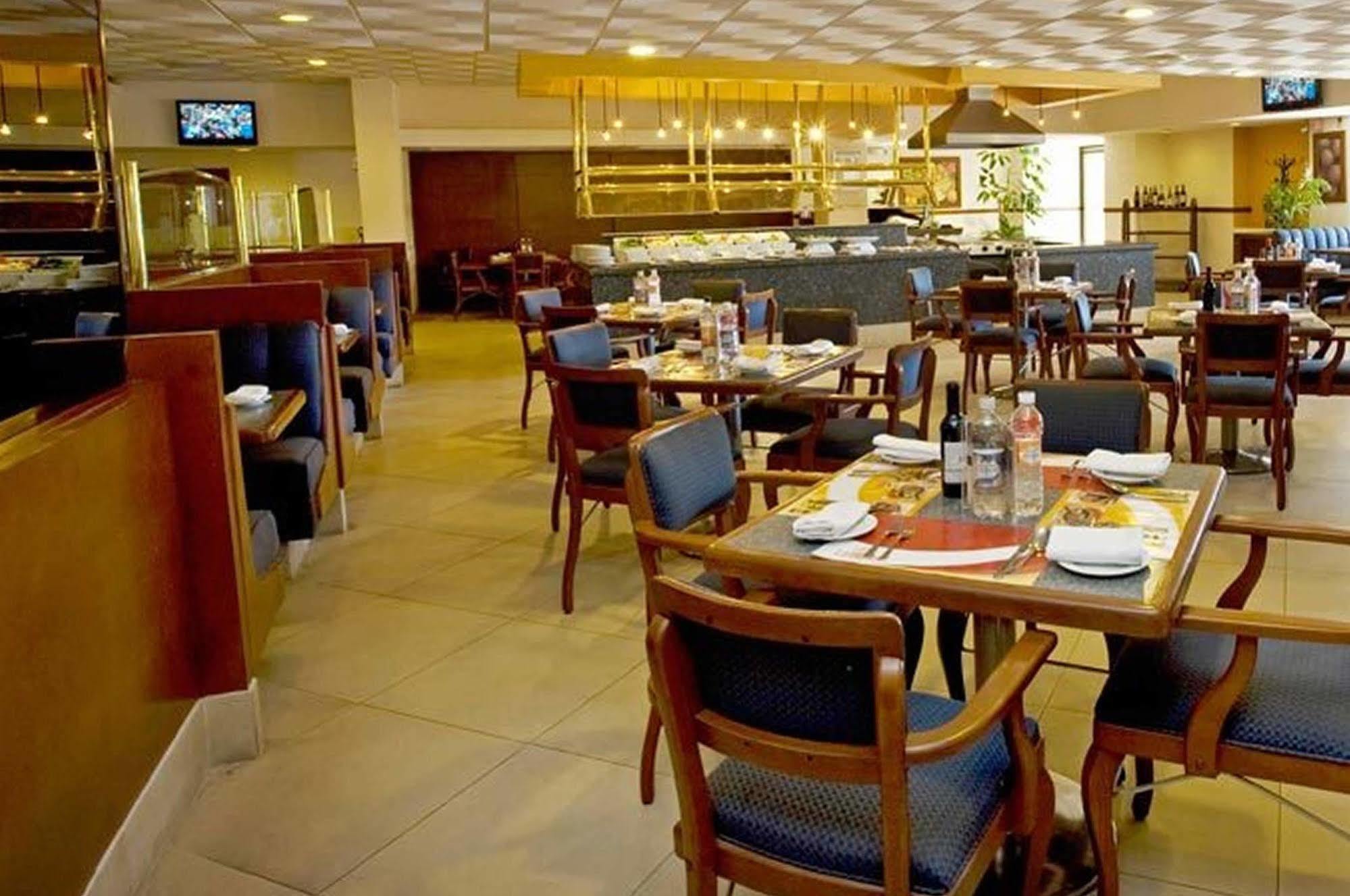 Fiesta Inn San Luis Potosi Glorieta Juarez San Luis Potosí Exterior foto